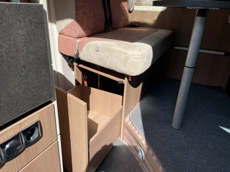Malibu 640 LE Comfort TV 200 Ah Lithium SOLAR