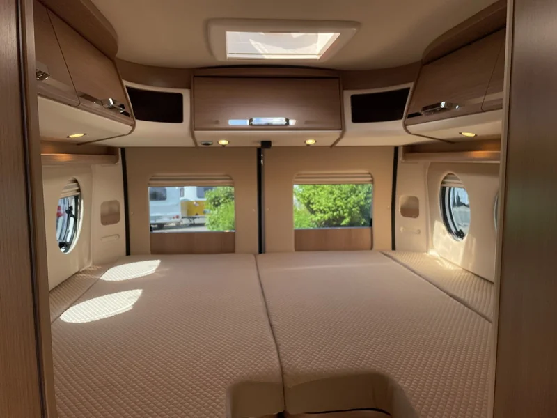 Malibu 640 LE Comfort TV 200 Ah Lithium SOLAR