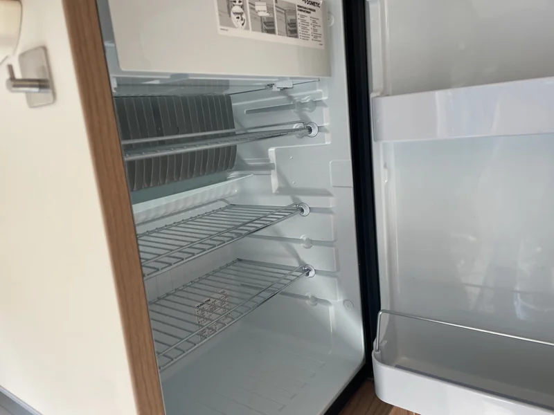 Malibu 640 LE Comfort TV 200 Ah Lithium SOLAR
