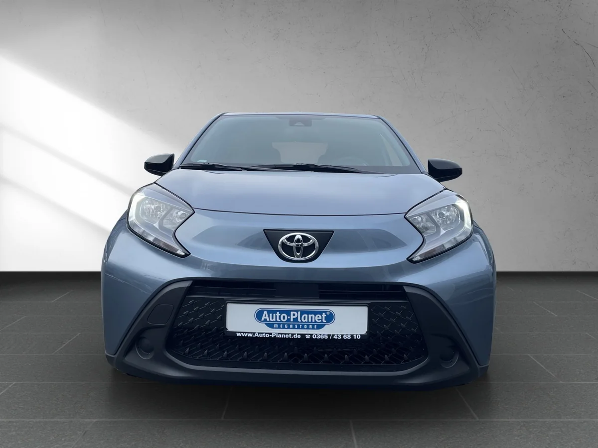 Aygo X 1.0 Play 