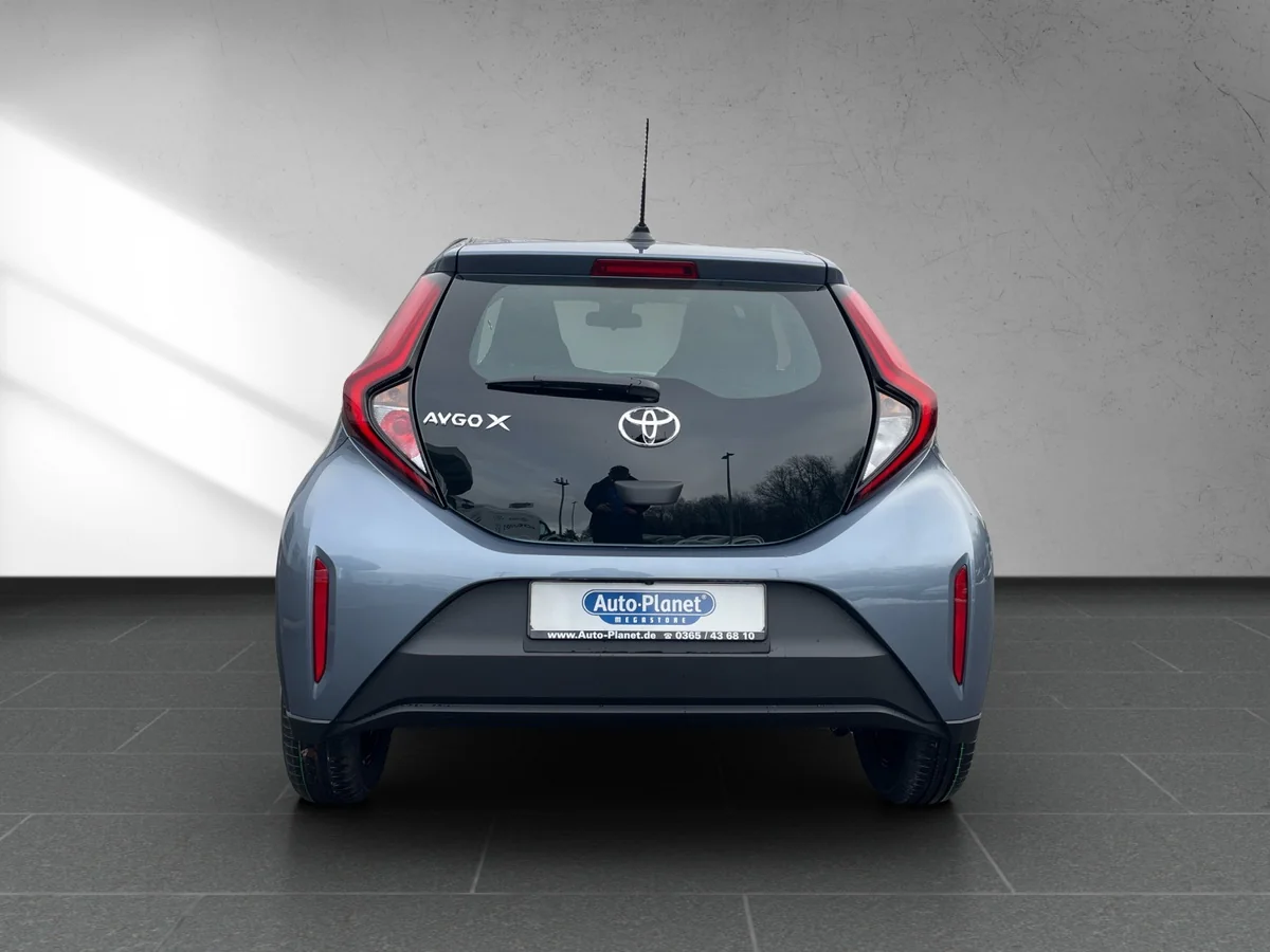 Aygo X 1.0 Play 