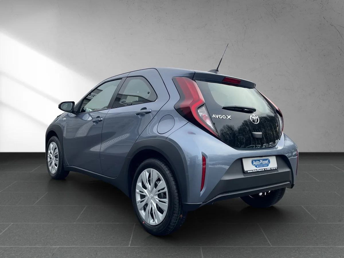 Aygo X 1.0 Play 