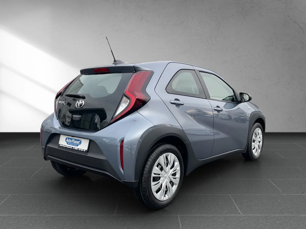 Aygo X 1.0 Play 
