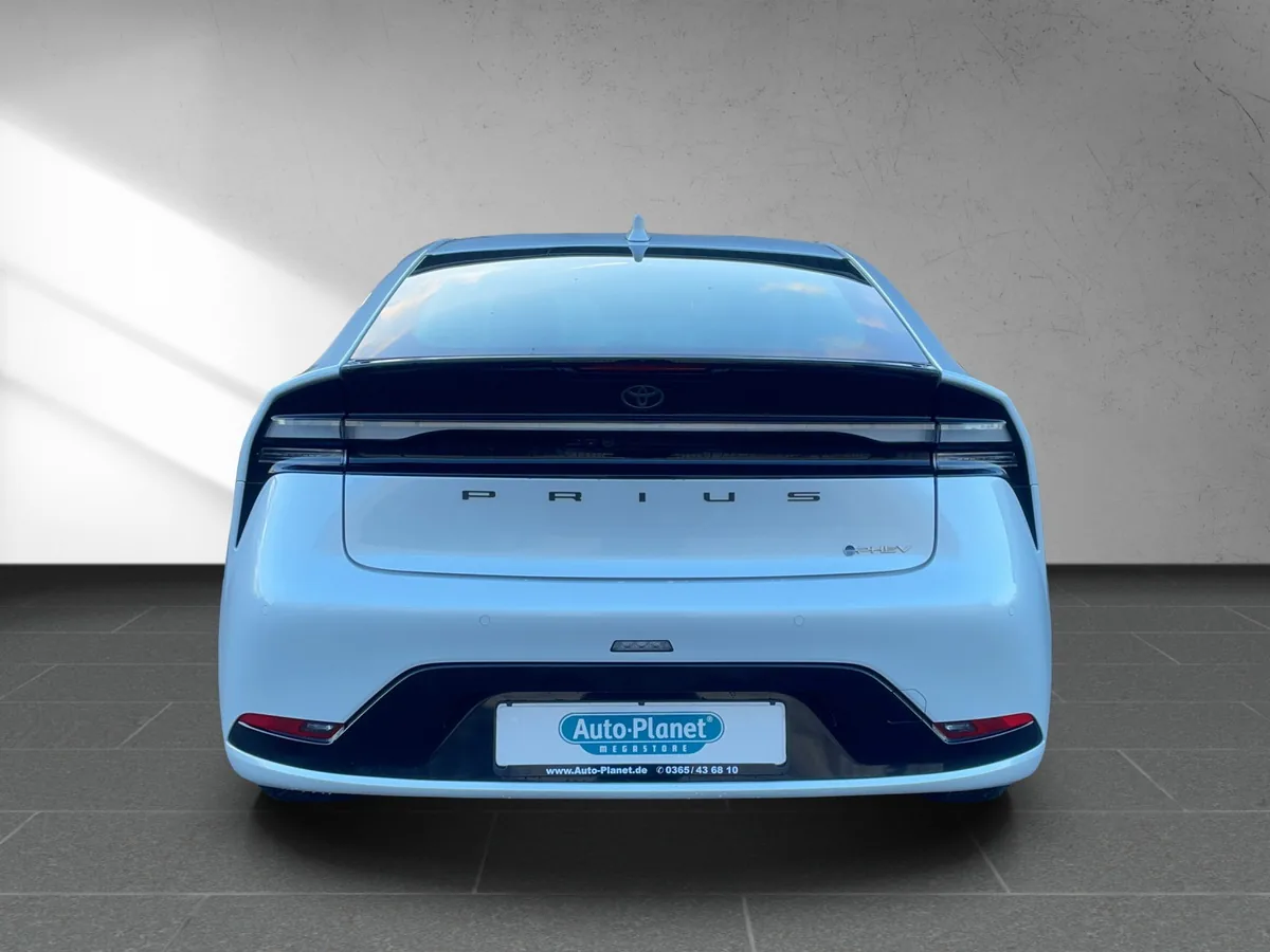 Prius 2.0 Plug-in Executive
