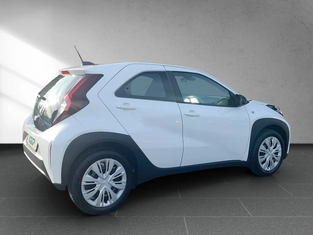 Aygo X 1.0 Business