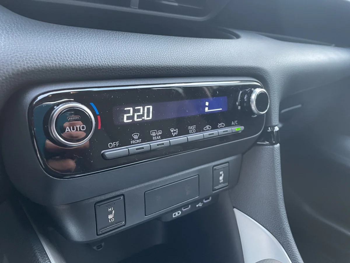 Yaris 1.5 Hybrid Business