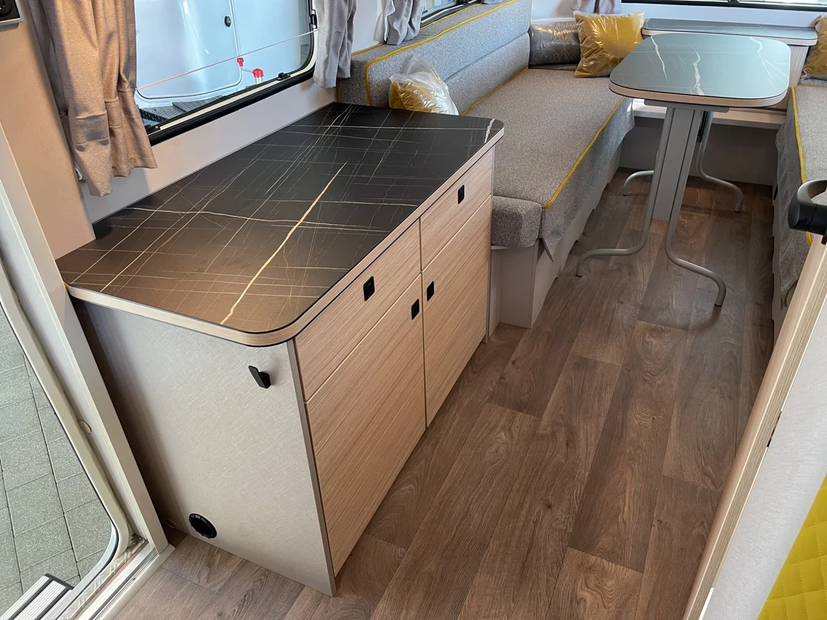 Touring 620 Urban DUSCHE MOVER TV