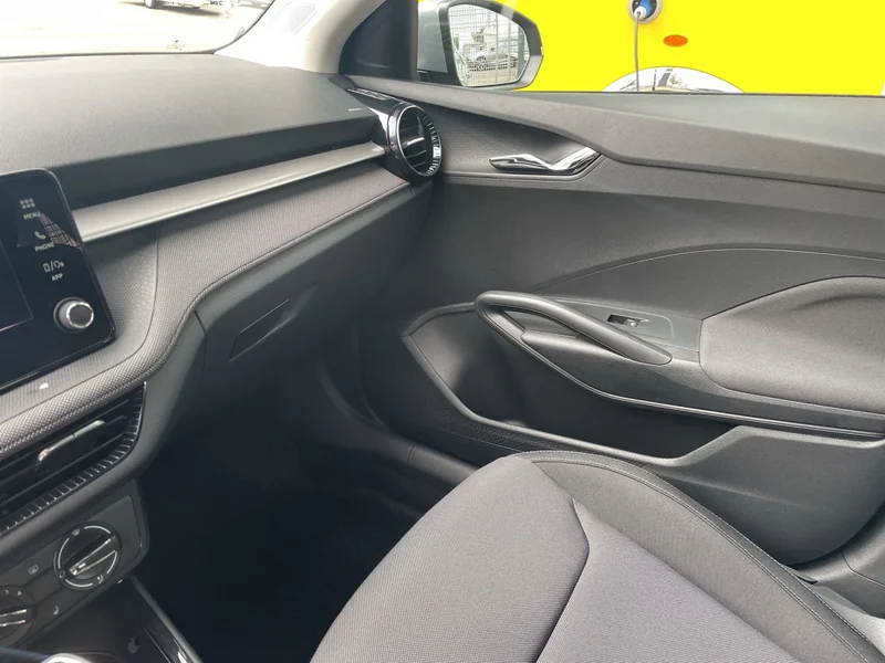 Fabia IV 1.0 TSI DSG Selection