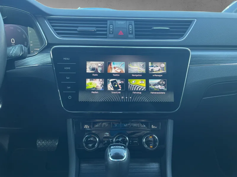 Superb Combi III 1.4 TSI iV DSG Style