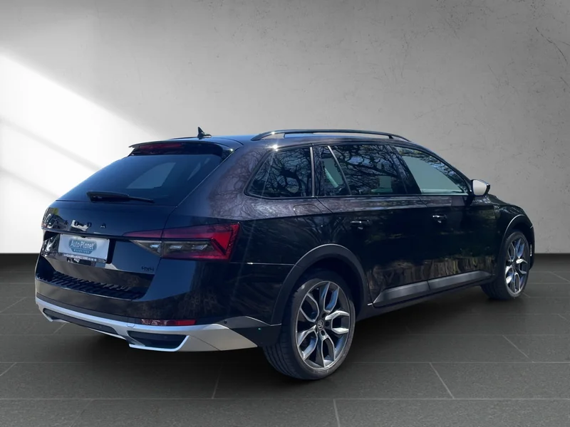 Superb Combi III 2.0 TDI DSG 4x4 Scout