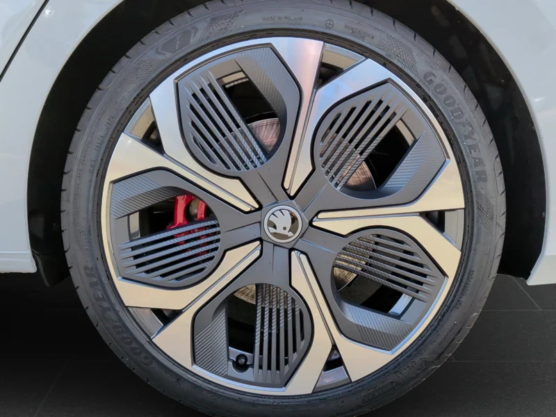 Octavia IV 2.0 TSI DSG RS
