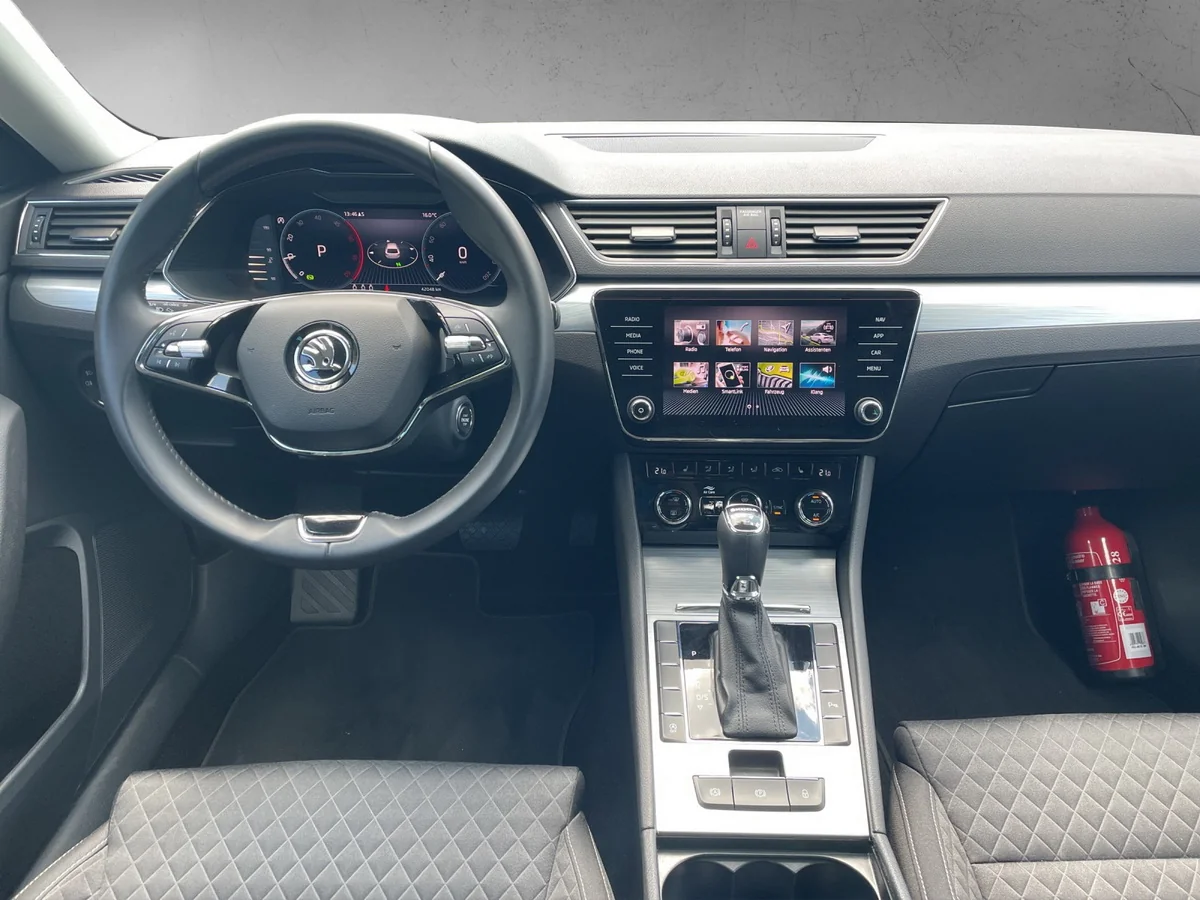 Superb Combi III 2.0 TDI DSG Ambition