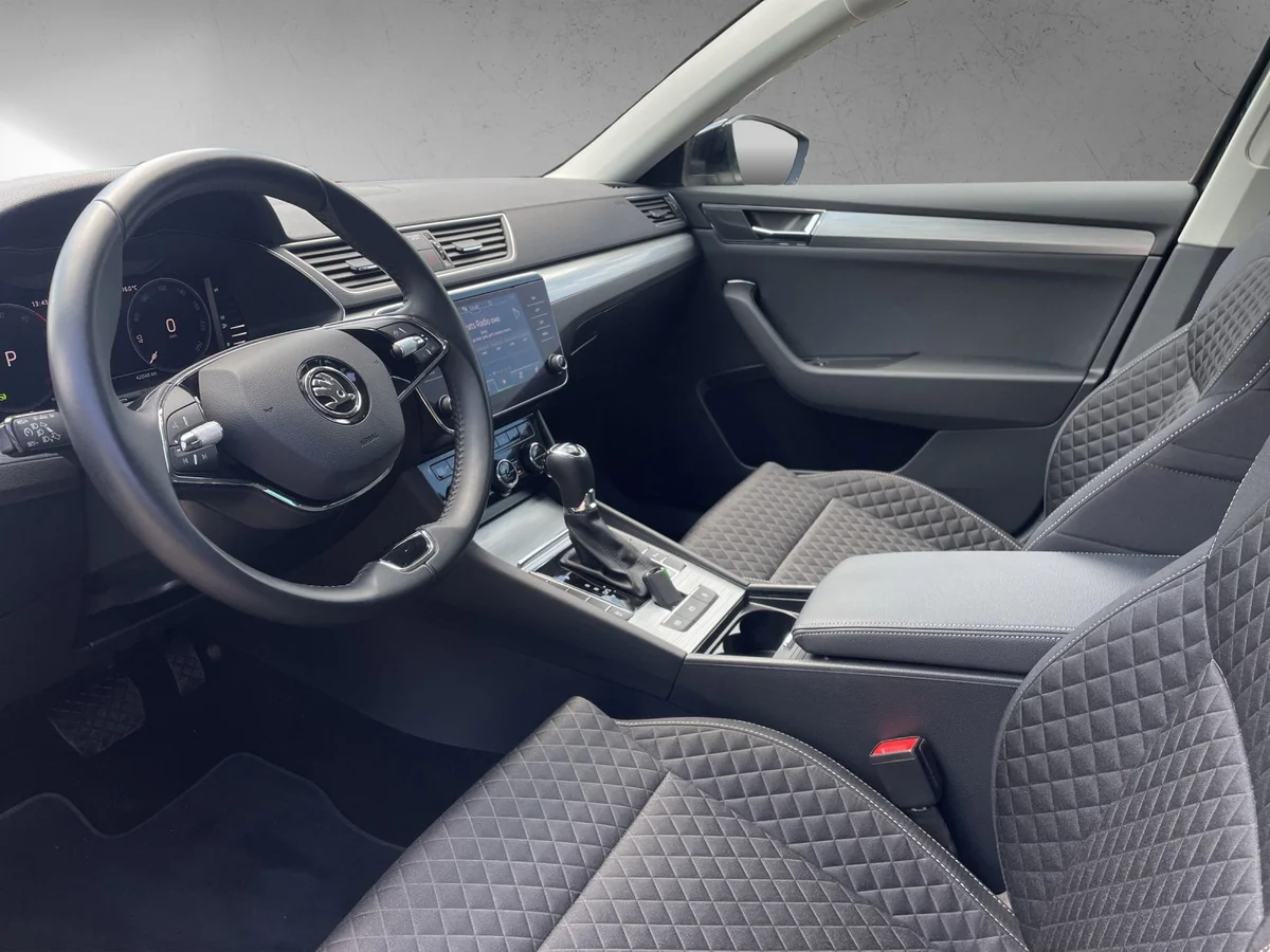 Superb Combi III 2.0 TDI DSG Ambition