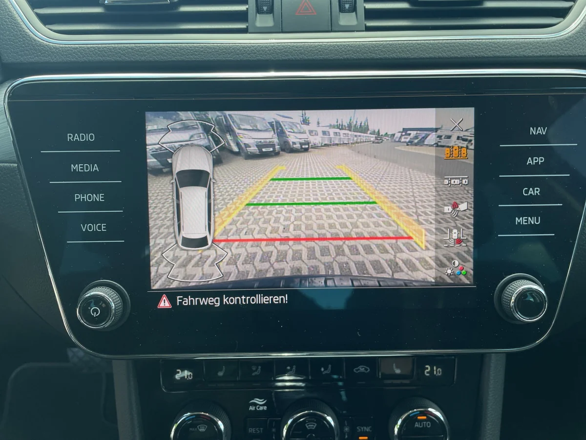 Superb Combi III 2.0 TDI DSG Ambition