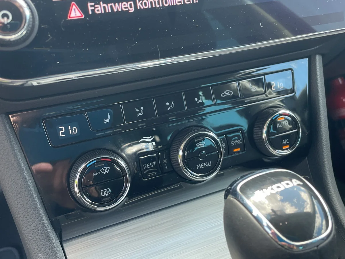 Superb Combi III 2.0 TDI DSG Ambition