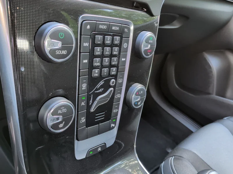 V40 T2 Geartronic Momentum