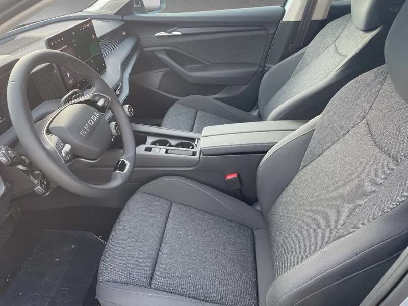 Superb Combi IV 2.0 TDI DSG Essence