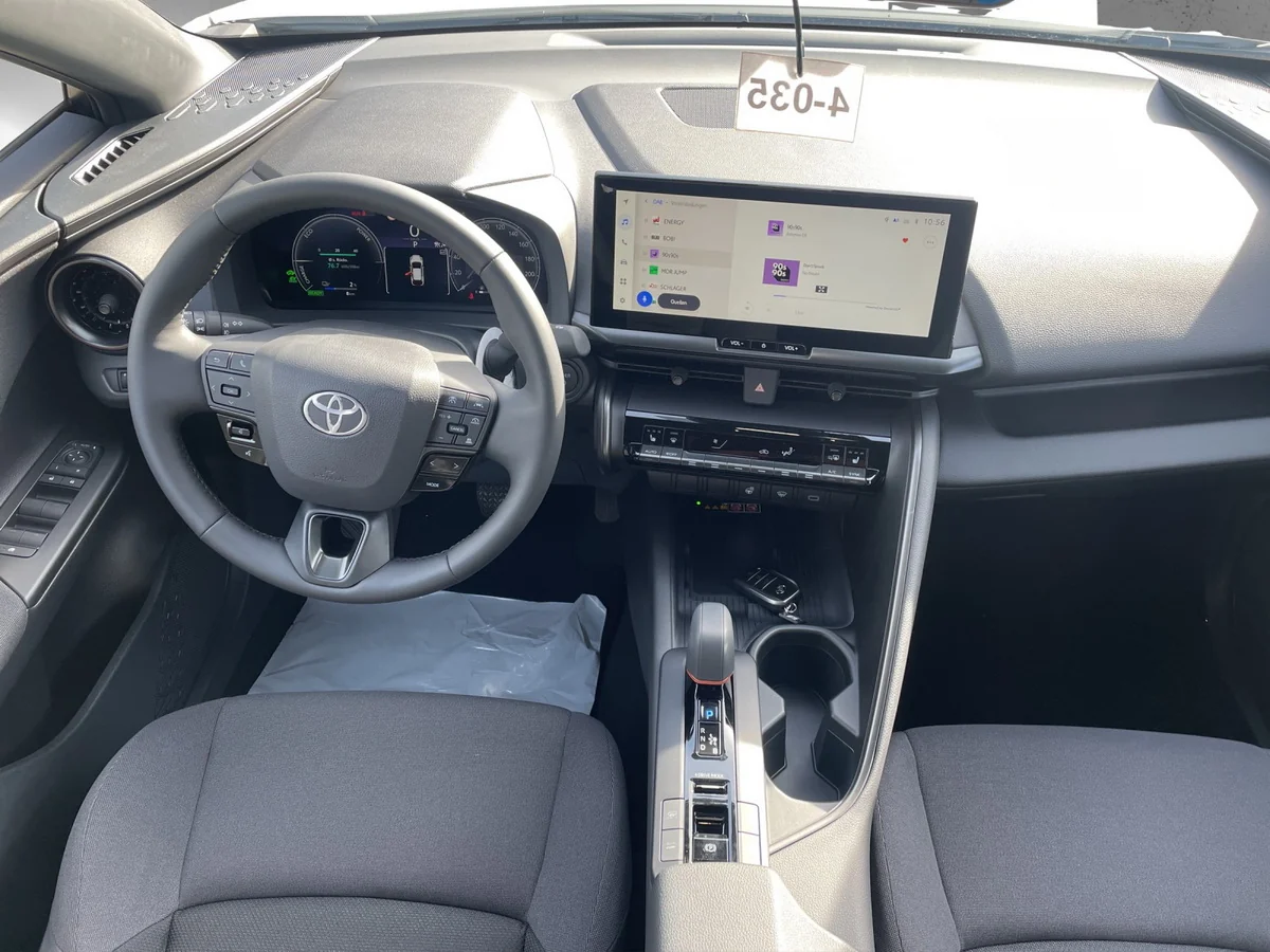 C-HR 2.0 Plug-In Hybrid Team Deutschland