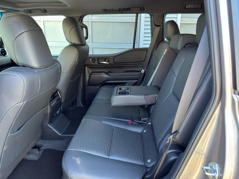 Land Cruiser 2.8D AWD Lounge