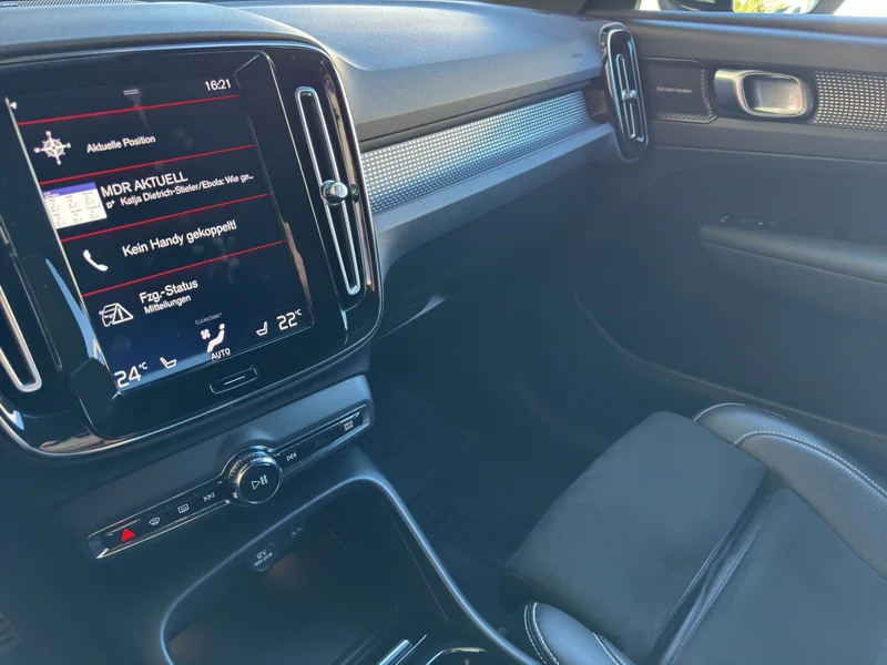 XC40 D4 AWD R-Design