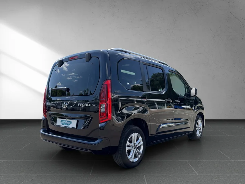 Proace City Verso 1.2T Team D
