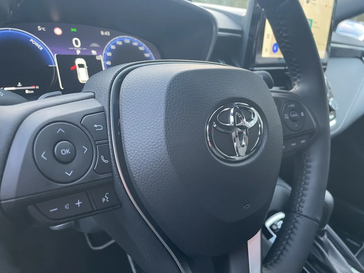 Corolla TS 2.0 Hybrid Team D