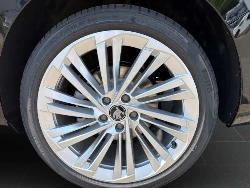 Superb Combi IV 1.5 TSI iV DSG L&K