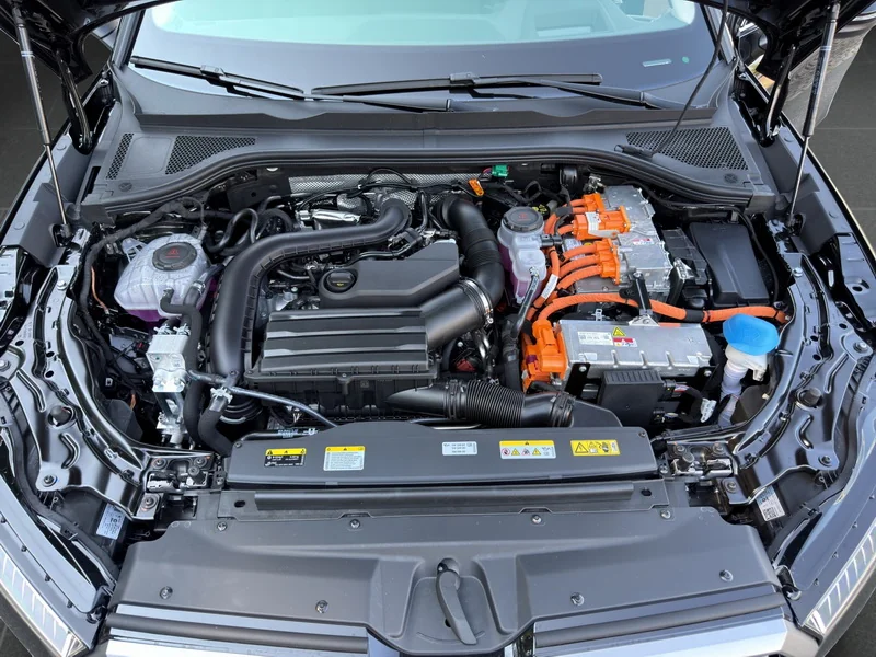Superb Combi IV 1.5 TSI iV DSG L&K
