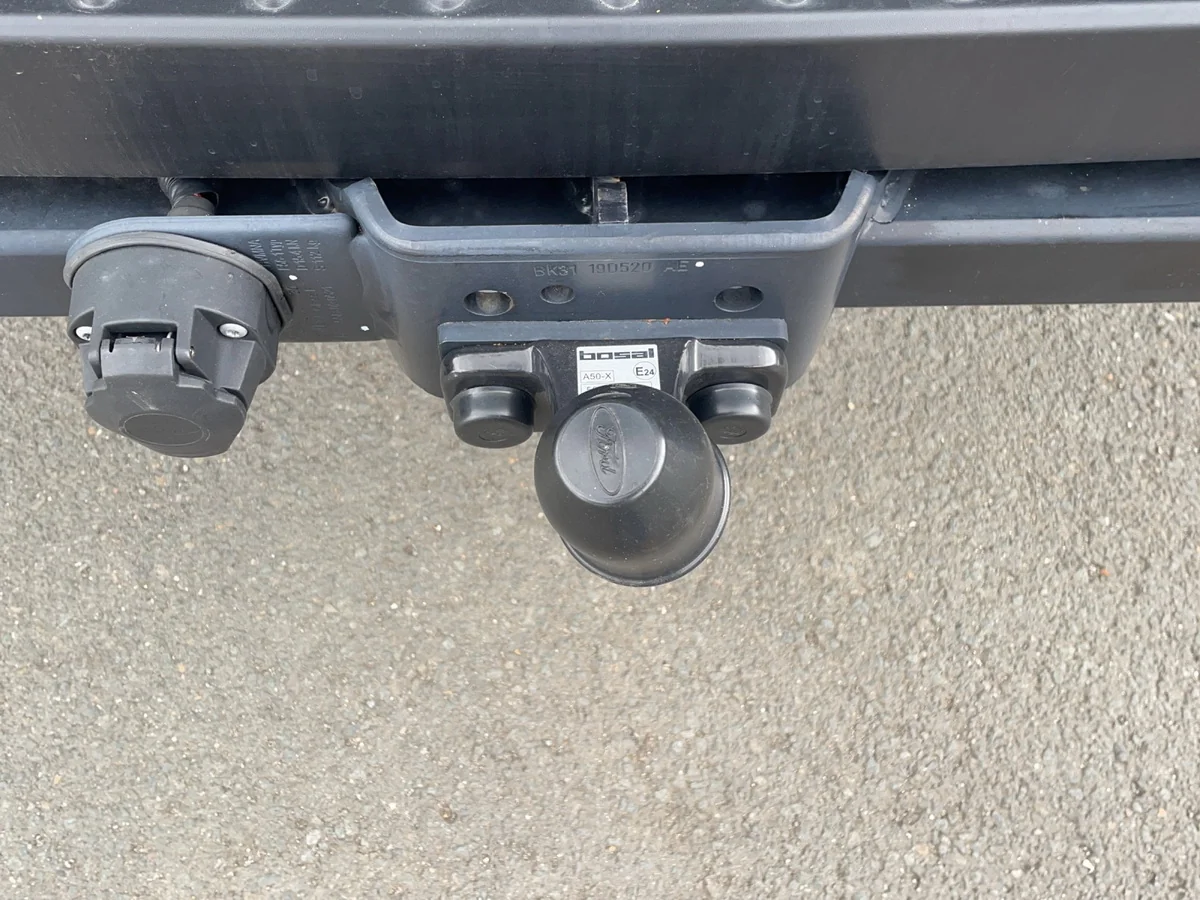 CV 590 4X4 EDITION 24 mit Anhängerkupplung