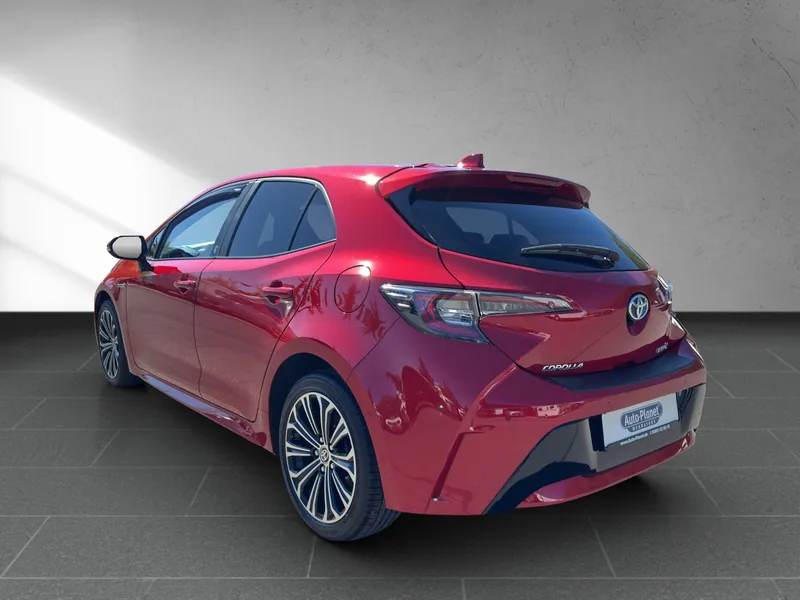 Corolla 1.8 Hybrid Team D