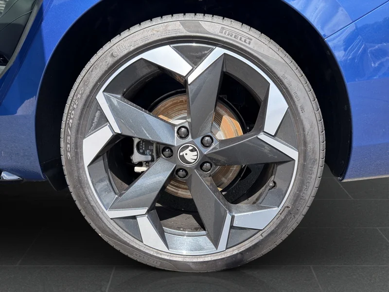 Superb Combi IV 2.0 TDI DSG 4x4 Sportline