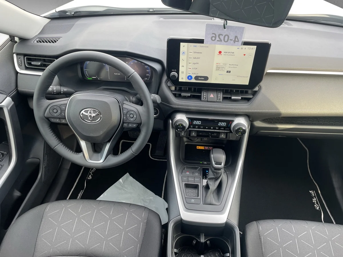 RAV4 2.5 Hybrid Team Deutschland
