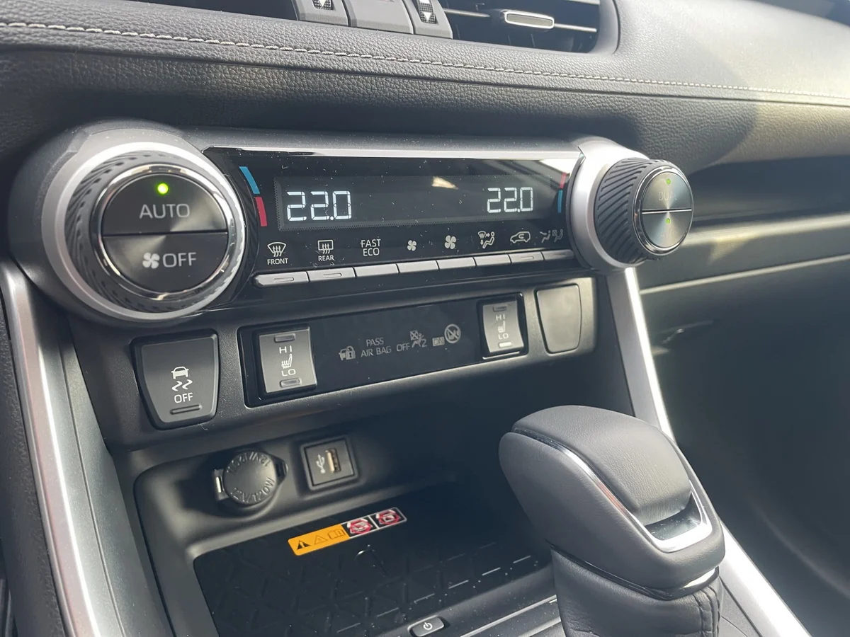 RAV4 2.5 Hybrid Team Deutschland