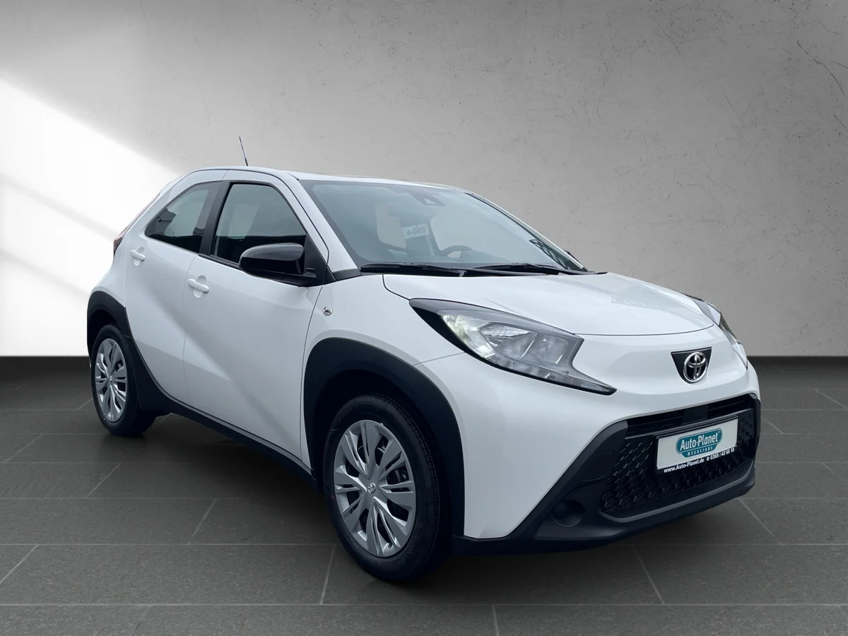 Aygo X 1.0 Play