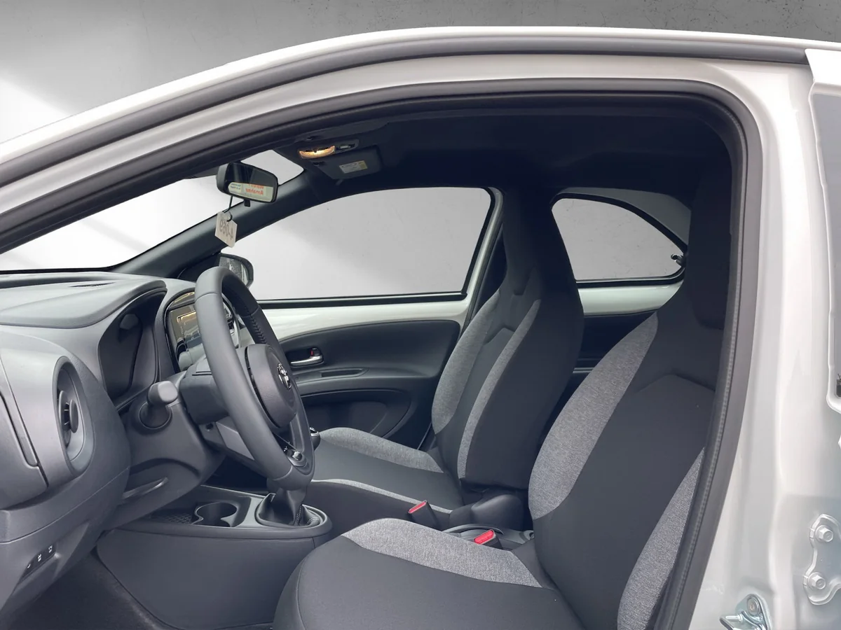Aygo X 1.0 Play