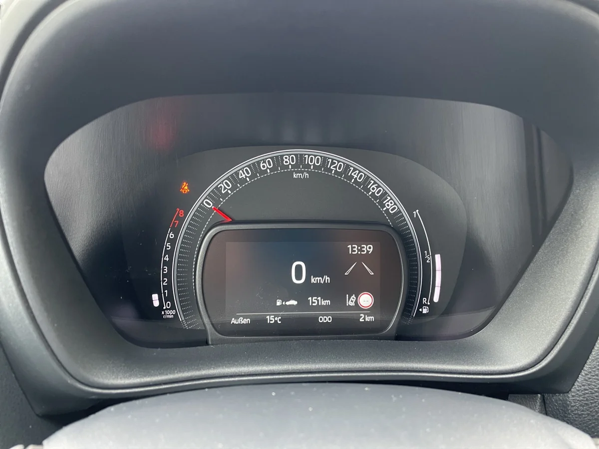 Aygo X 1.0 Play