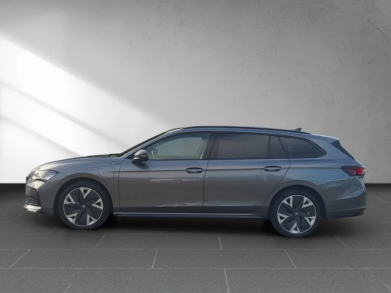 Superb Combi IV 1.5 TSI iV DSG Sportline