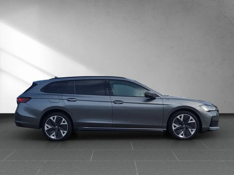 Superb Combi IV 1.5 TSI iV DSG Sportline