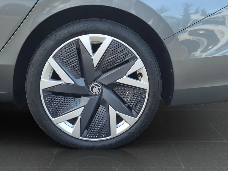 Superb Combi IV 1.5 TSI iV DSG Sportline