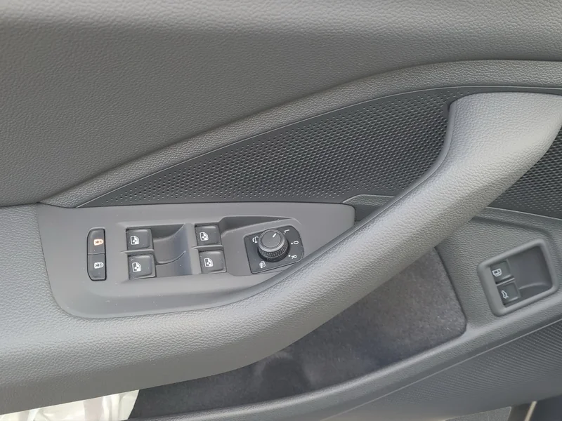 Superb Combi IV 1.5 TSI iV DSG Sportline