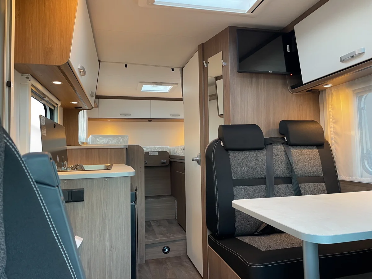V 337 PRO+ AUTOMATIK TV NAVI KAMERA