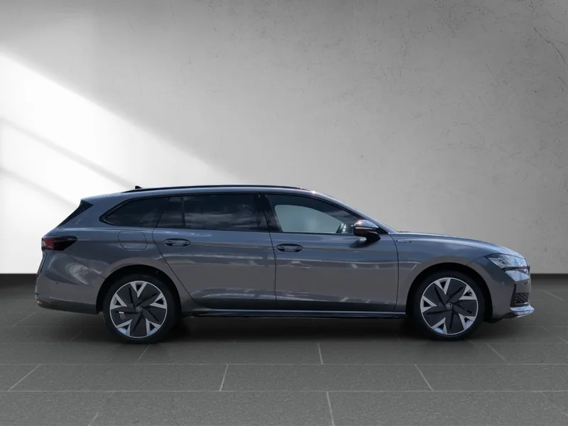 Superb Combi IV 1.5 TSI iV DSG Sportline