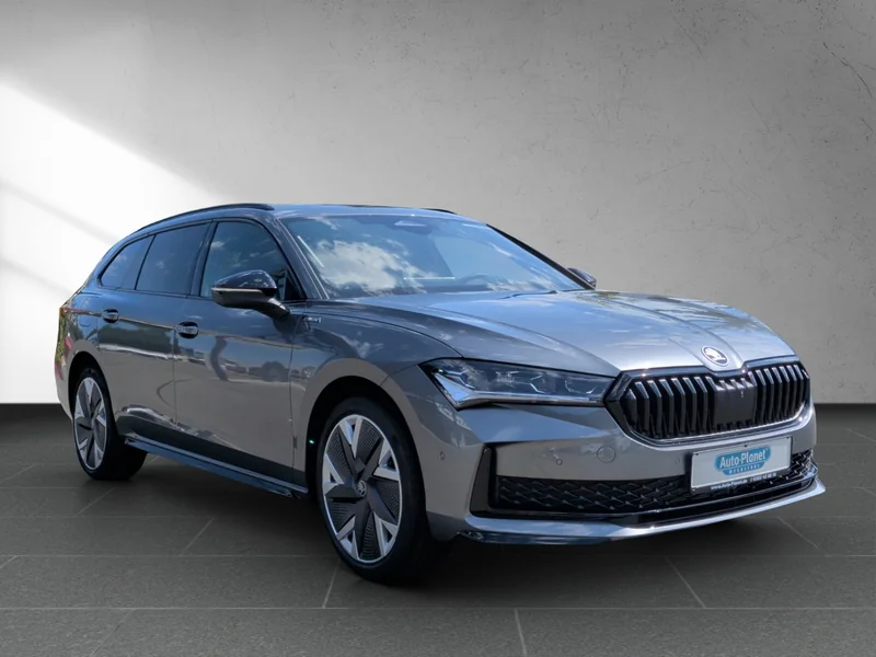 Superb Combi IV 1.5 TSI iV DSG Sportline