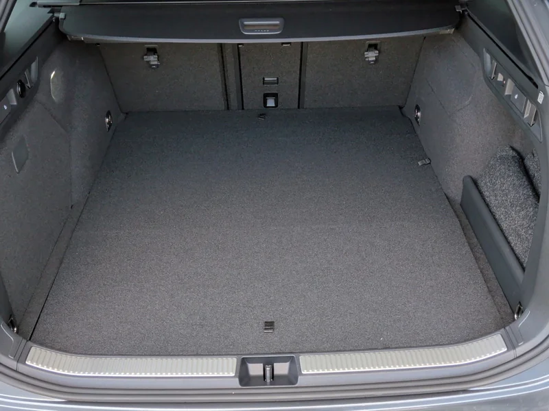 Superb Combi IV 1.5 TSI iV DSG Sportline