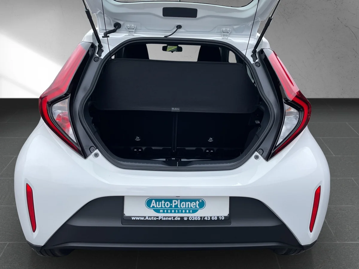 Aygo X 1.0 Play