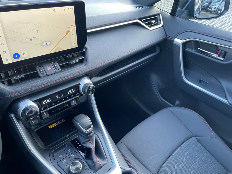 RAV4 2.5 4x4 Plug-In Hybrid Teamplayer