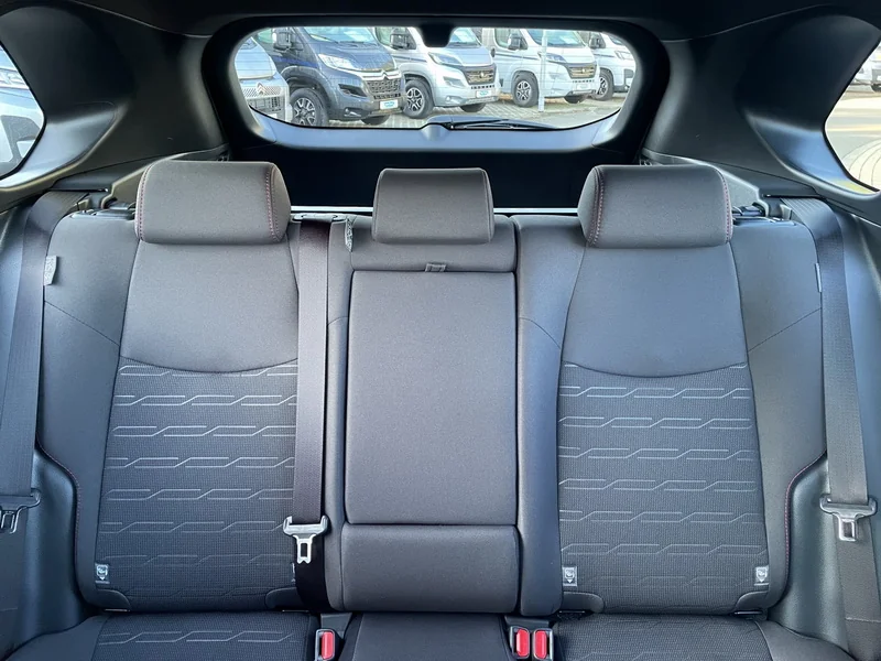 RAV4 2.5 4x4 Plug-In Hybrid Teamplayer