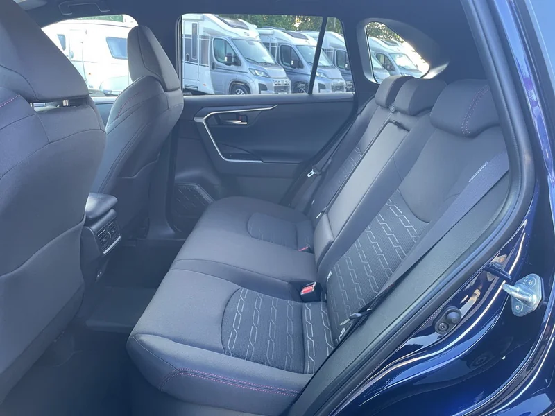 RAV4 2.5 4x4 Plug-In Hybrid Teamplayer