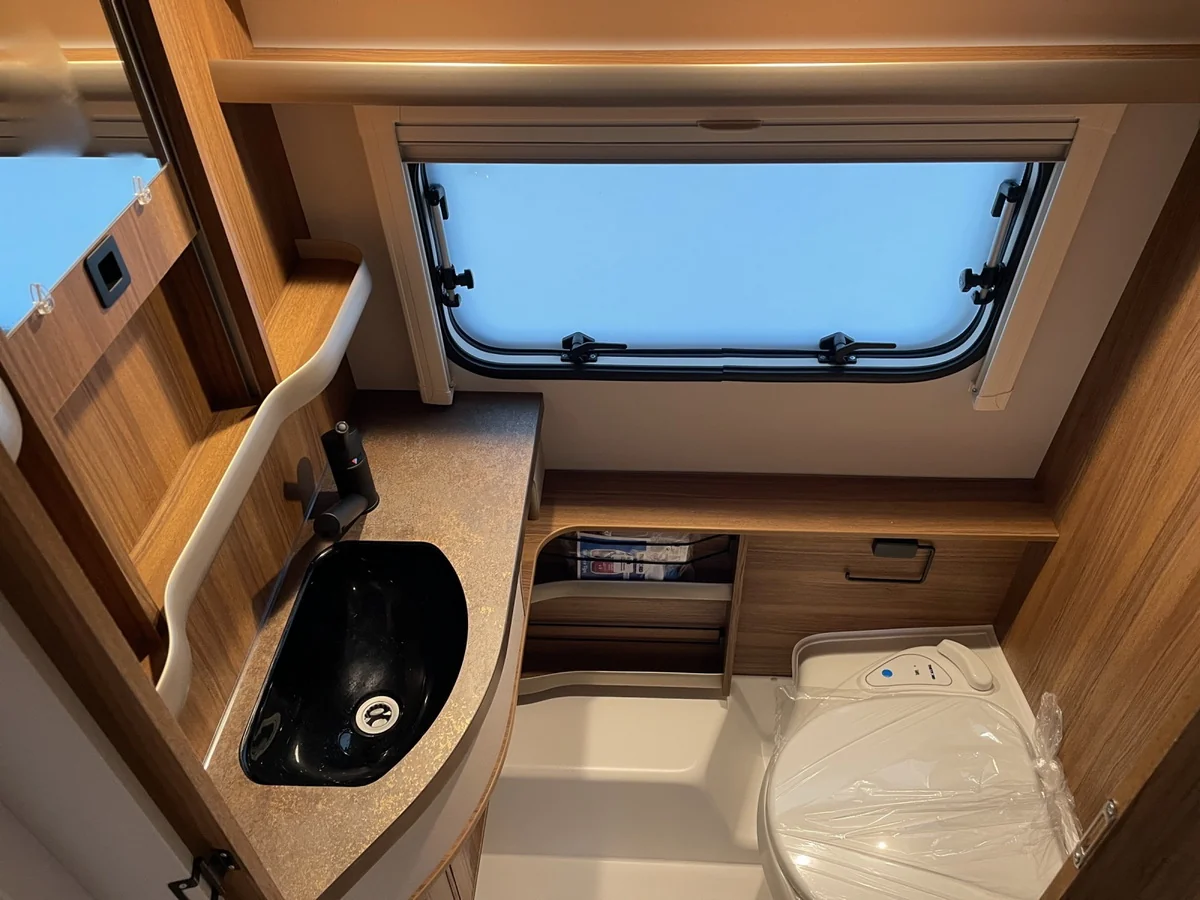 Touring 430 Edition Legend KOMFORT-PAKET DUSCHE