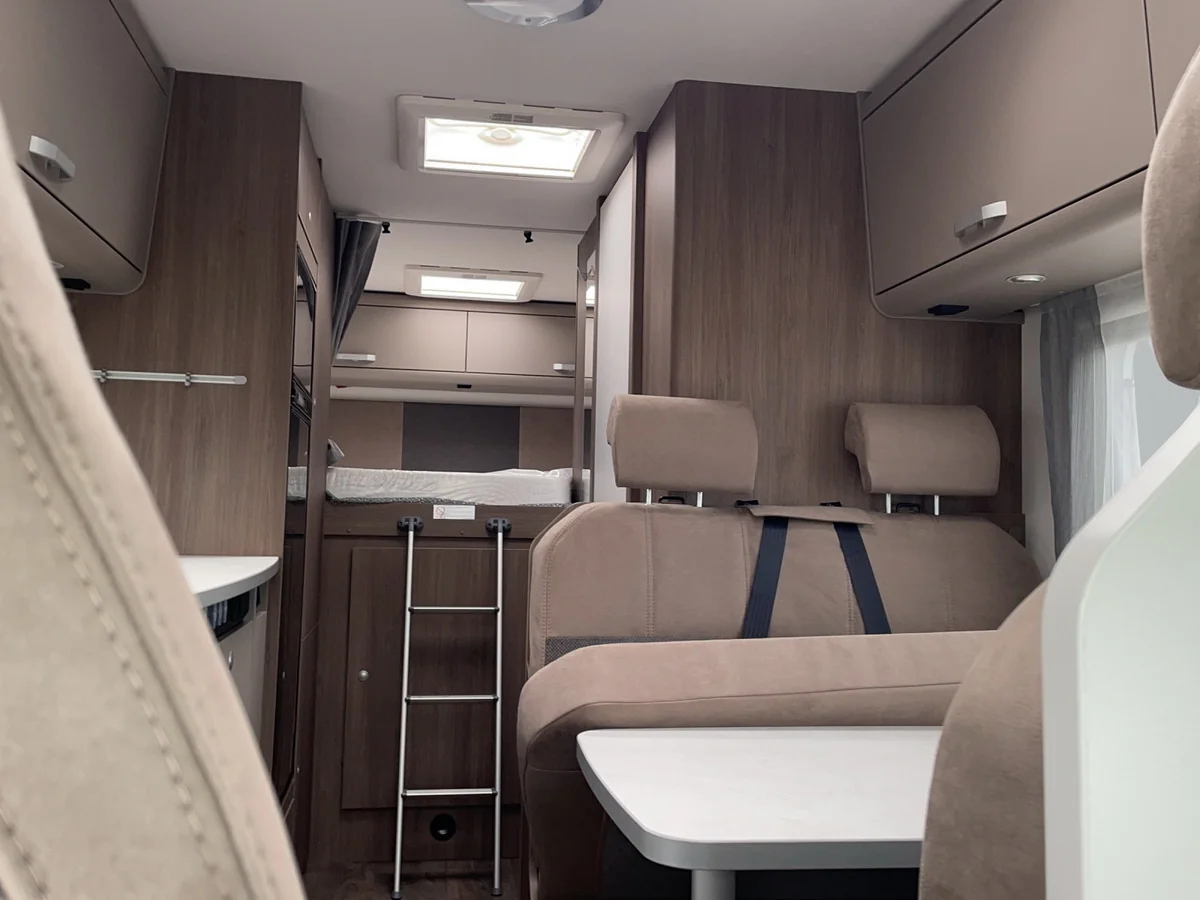 A 464 PRO 5 Sitzplätze Navi Kamera